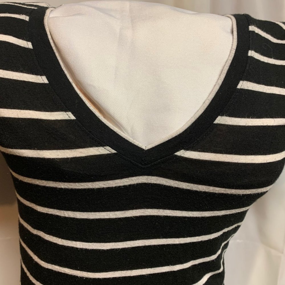 Zenana Outfitters M long striped comfy tshirt